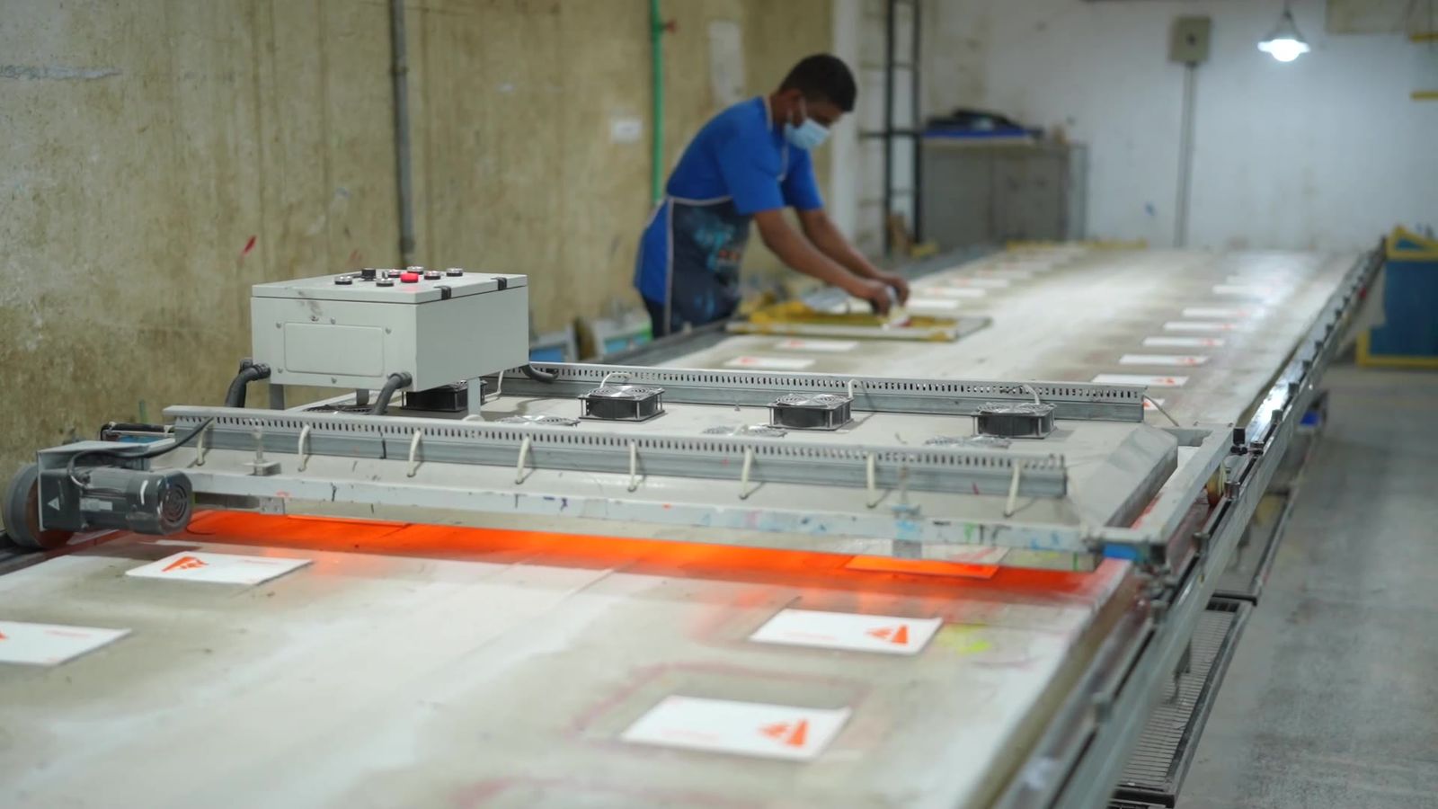 Automatic screen printing machine