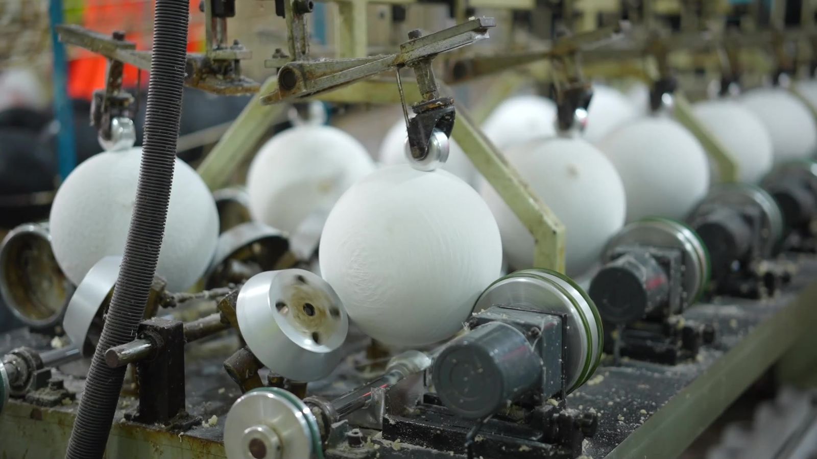 Bladder winding machine heads